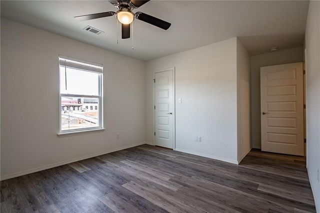 931 S Rupple Road 2, Fayetteville, AR 72704