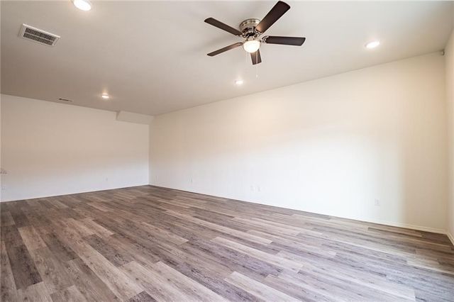 931 S Rupple Road 2, Fayetteville, AR 72704