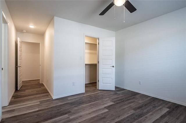 931 S Rupple Road 2, Fayetteville, AR 72704