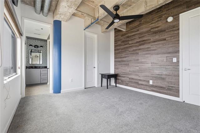 2940 Baltimore Avenue 1204, Kansas City, MO 64108