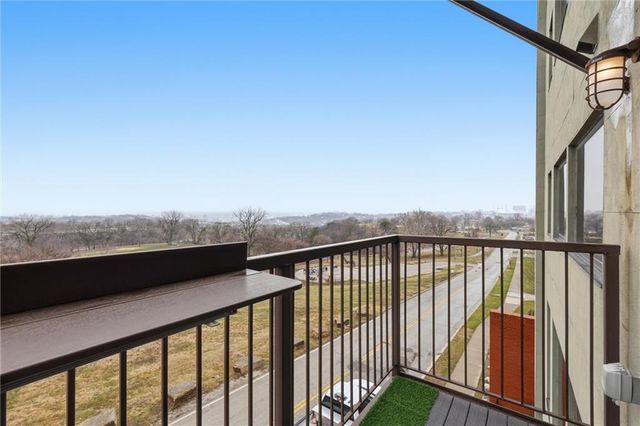 2940 Baltimore Avenue 1204, Kansas City, MO 64108