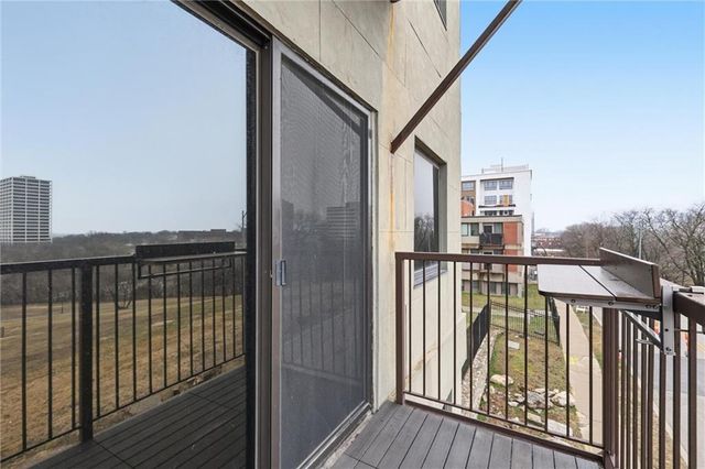 2940 Baltimore Avenue 1204, Kansas City, MO 64108