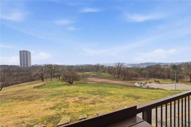 2940 Baltimore Avenue 1204, Kansas City, MO 64108