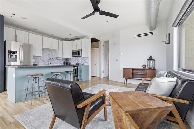 2940 Baltimore Avenue 1204, Kansas City, MO 64108