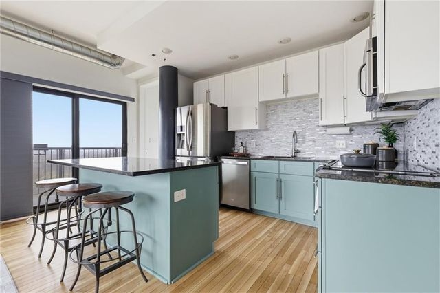 2940 Baltimore Avenue 1204, Kansas City, MO 64108