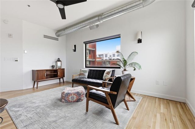 2940 Baltimore Avenue 1204, Kansas City, MO 64108