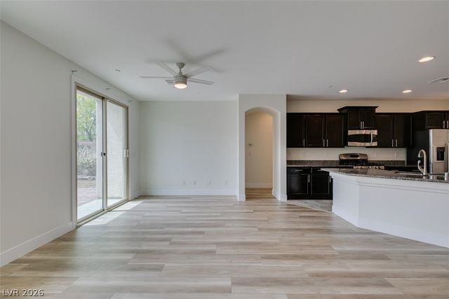 1617 Meadow Bluffs Avenue, Henderson, NV 89014