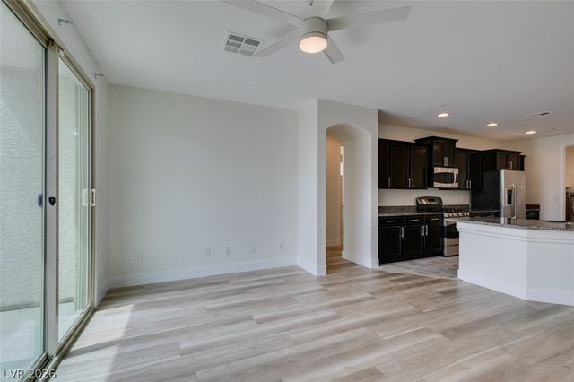 1617 Meadow Bluffs Avenue, Henderson, NV 89014