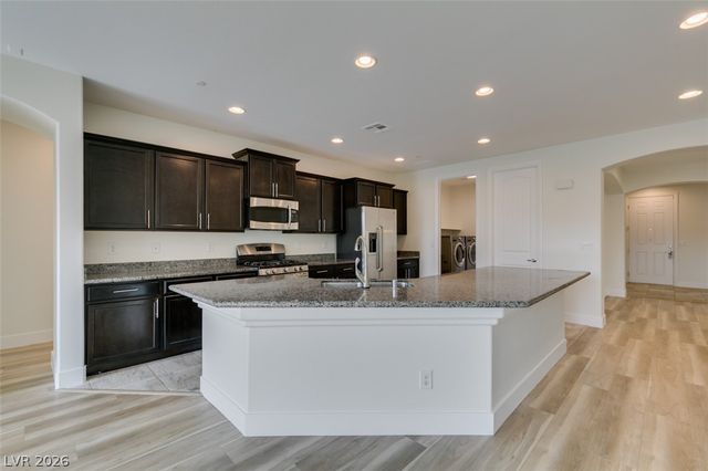 1617 Meadow Bluffs Avenue, Henderson, NV 89014