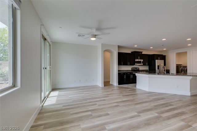 1617 Meadow Bluffs Avenue, Henderson, NV 89014