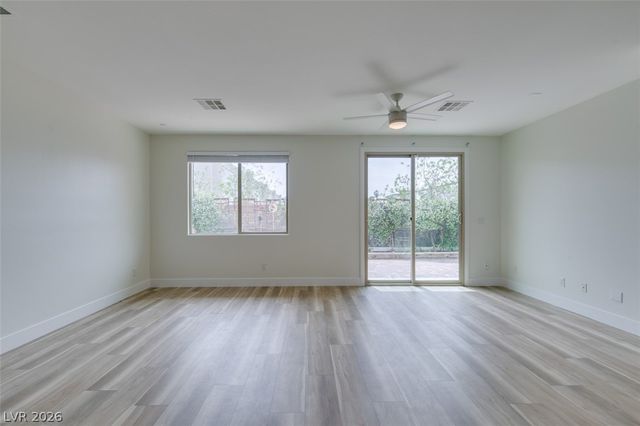 1617 Meadow Bluffs Avenue, Henderson, NV 89014