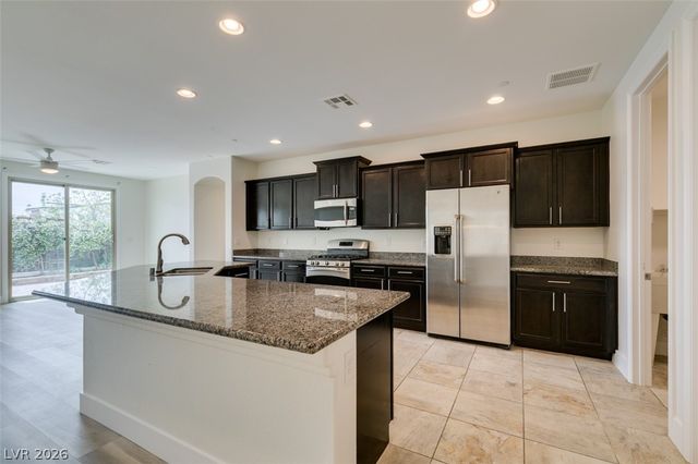 1617 Meadow Bluffs Avenue, Henderson, NV 89014