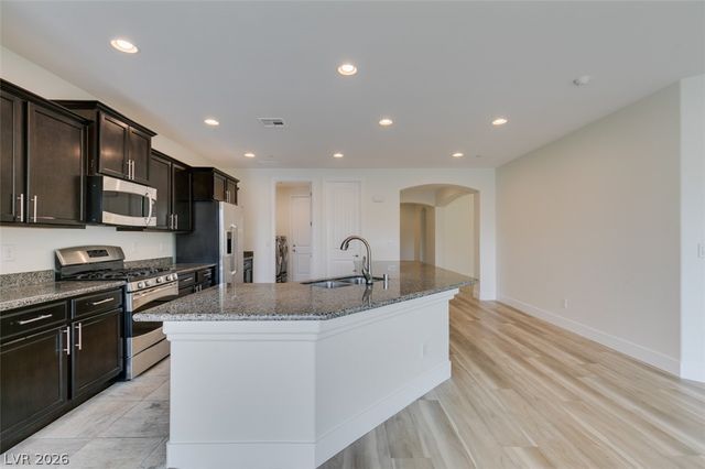 1617 Meadow Bluffs Avenue, Henderson, NV 89014