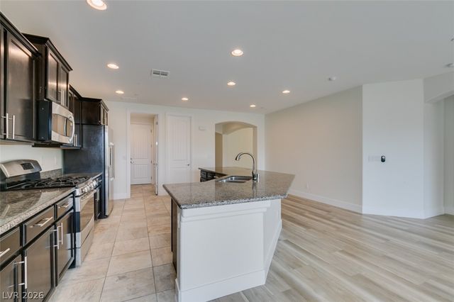 1617 Meadow Bluffs Avenue, Henderson, NV 89014