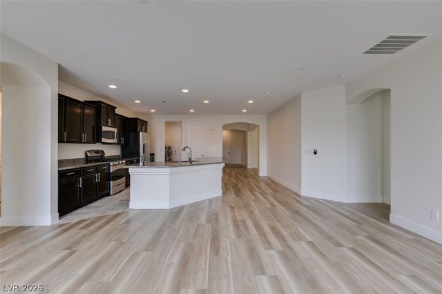 1617 Meadow Bluffs Avenue, Henderson, NV 89014