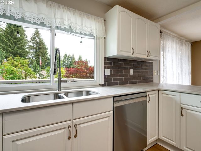 8603 Sw TALAWA Dr, Tualatin, OR 97062
