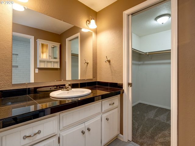 8603 Sw TALAWA Dr, Tualatin, OR 97062