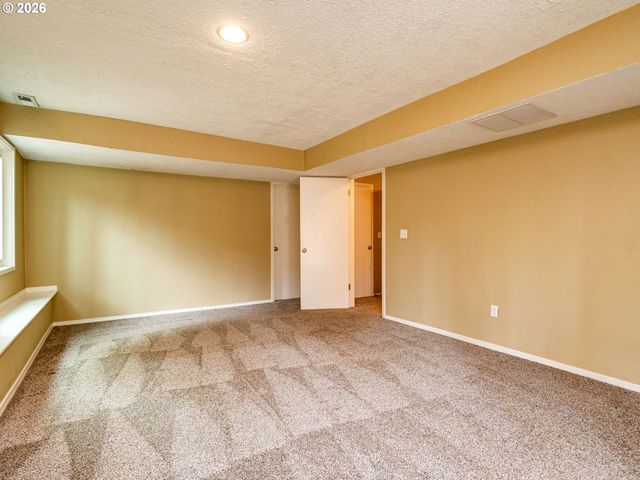 8603 Sw TALAWA Dr, Tualatin, OR 97062