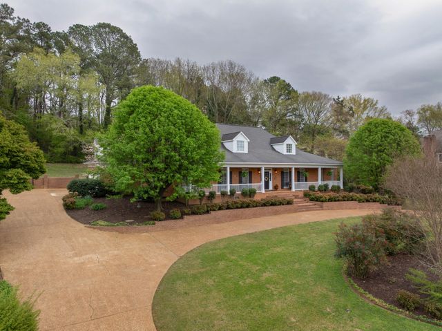 615 Hidden Forest Drive, Chattanooga, TN 37421