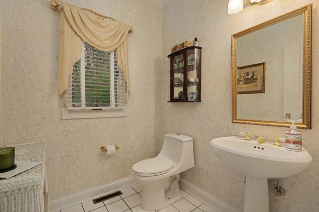 615 Hidden Forest Drive, Chattanooga, TN 37421