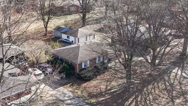 7805 Cedar Brook Dr, Louisville, KY 40219