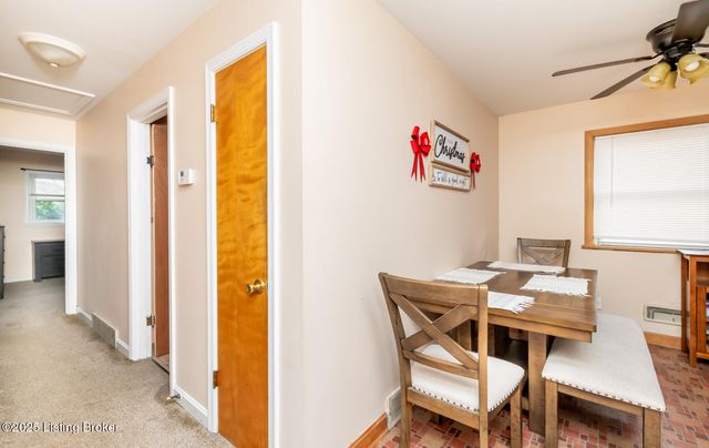 7805 Cedar Brook Dr, Louisville, KY 40219