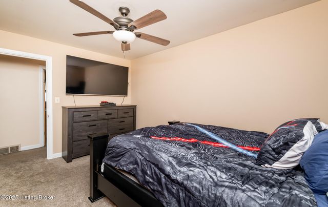 7805 Cedar Brook Dr, Louisville, KY 40219