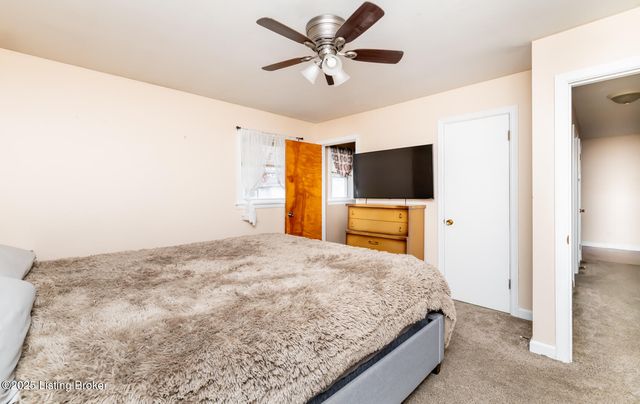 7805 Cedar Brook Dr, Louisville, KY 40219