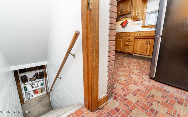 7805 Cedar Brook Dr, Louisville, KY 40219