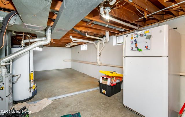 7805 Cedar Brook Dr, Louisville, KY 40219