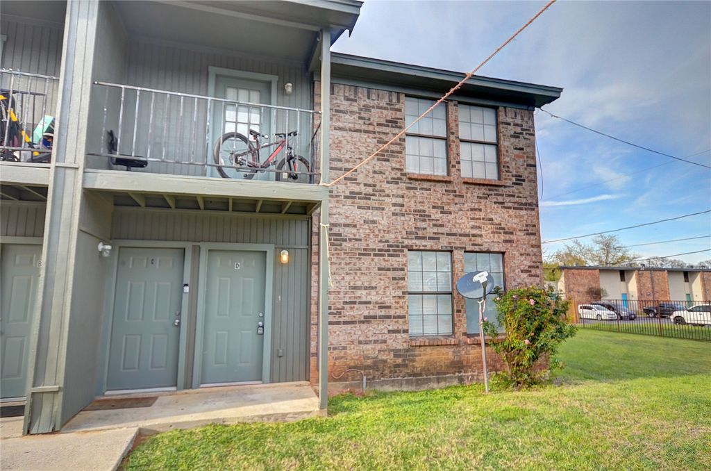 1912 Bernice Street D, Haltom City, TX 76117