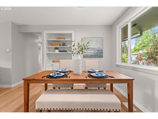 422 Ne 170TH Ave, Portland, OR 97230