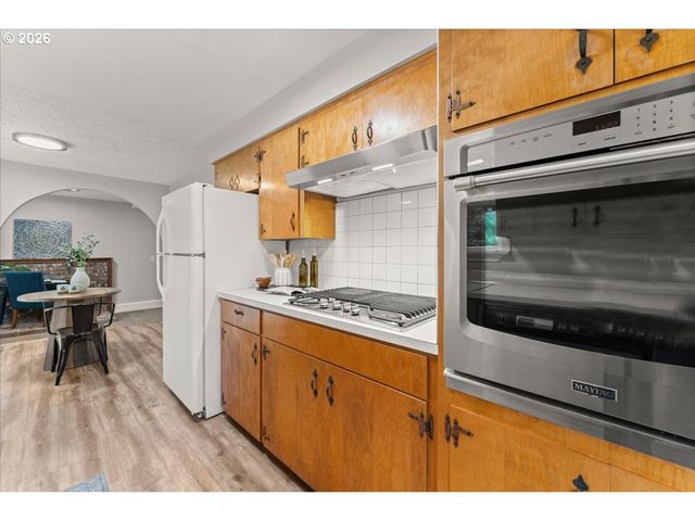 422 Ne 170TH Ave, Portland, OR 97230
