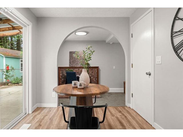 422 Ne 170TH Ave, Portland, OR 97230