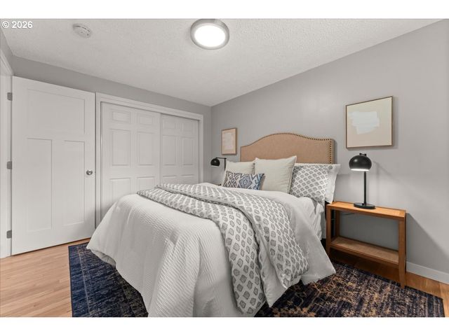 422 Ne 170TH Ave, Portland, OR 97230