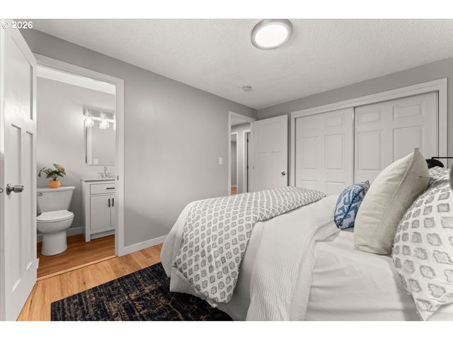 422 Ne 170TH Ave, Portland, OR 97230