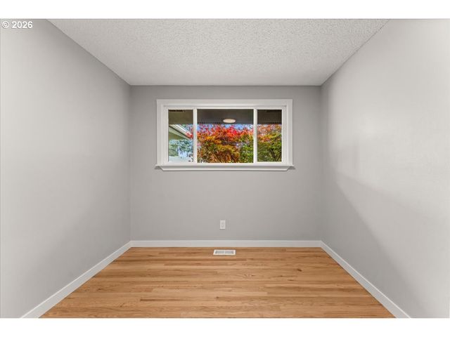 422 Ne 170TH Ave, Portland, OR 97230