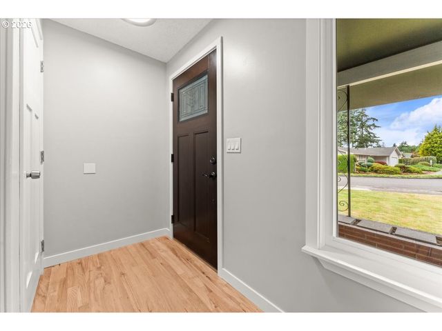 422 Ne 170TH Ave, Portland, OR 97230