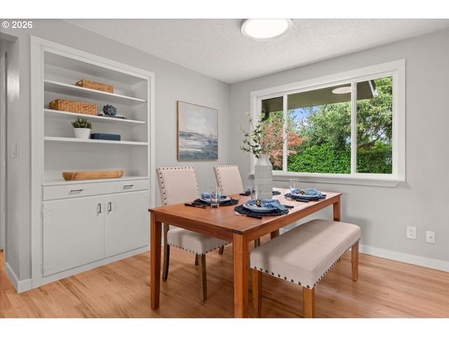 422 Ne 170TH Ave, Portland, OR 97230