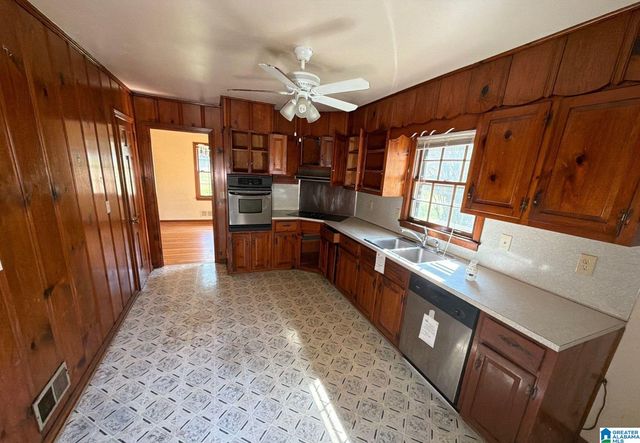 2512 NE 3RD STREET NE, Center Point, AL 35215