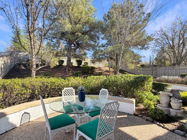 869 Greenridge Ct, Lincoln, CA 95648