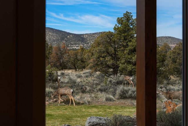 7780 SW Wickiup Avenue, Redmond, OR 97756