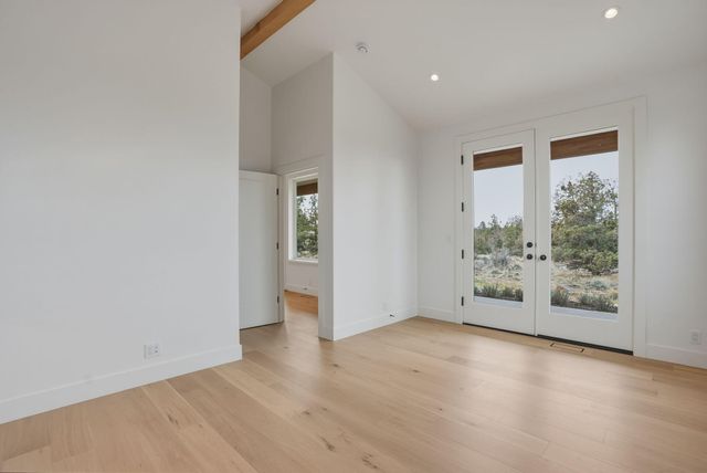 7780 SW Wickiup Avenue, Redmond, OR 97756