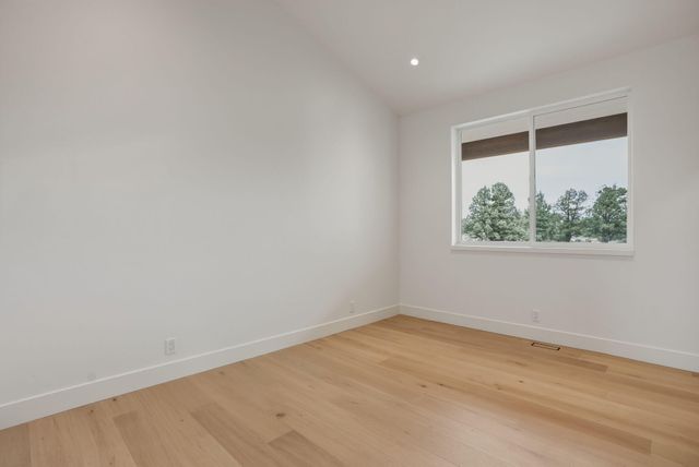 7780 SW Wickiup Avenue, Redmond, OR 97756