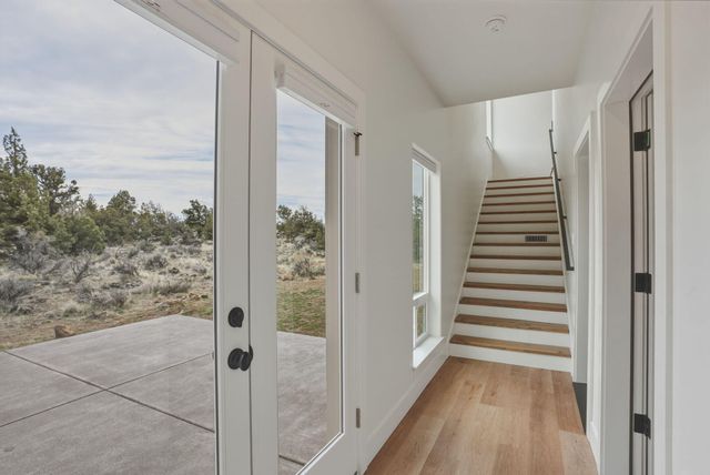 7780 SW Wickiup Avenue, Redmond, OR 97756