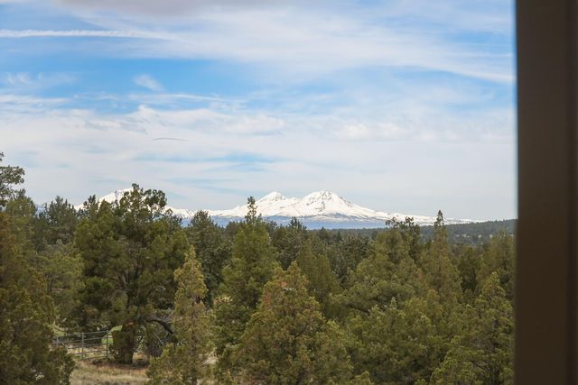 7780 SW Wickiup Avenue, Redmond, OR 97756