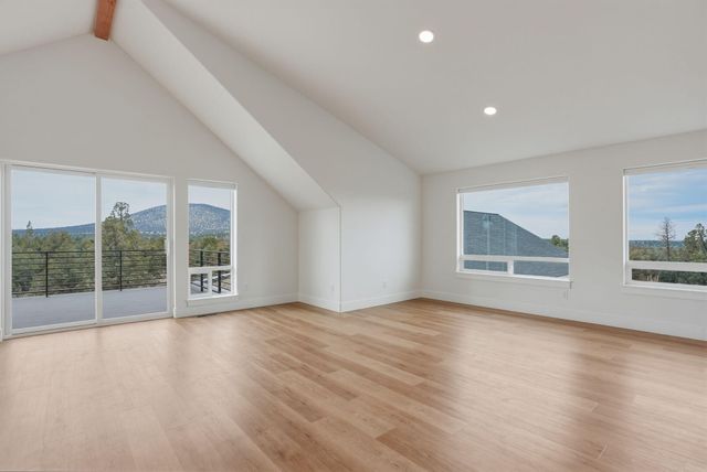 7780 SW Wickiup Avenue, Redmond, OR 97756