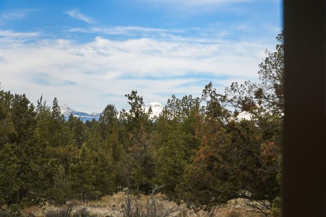 7780 SW Wickiup Avenue, Redmond, OR 97756