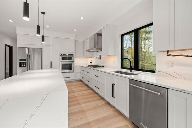3 Kestrel Way, Carver, MA 02330