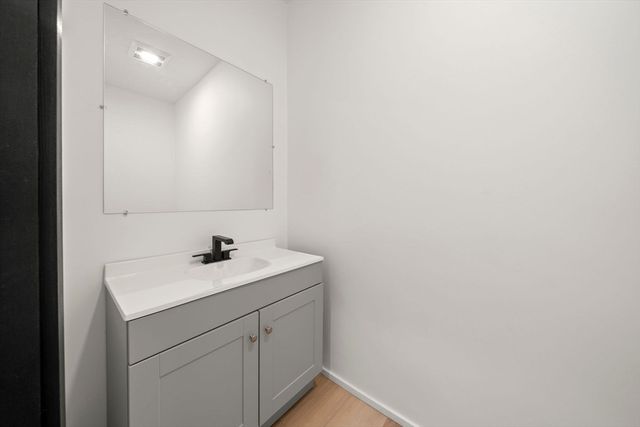 3 Kestrel Way, Carver, MA 02330